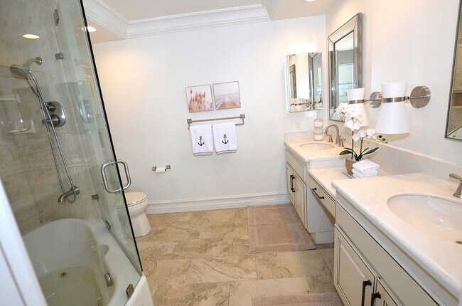 Building Photo - 3 Bedroom 2 bath Vacation Rental.