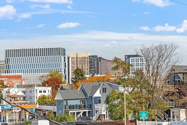 Building Photo - 54 Bonair St