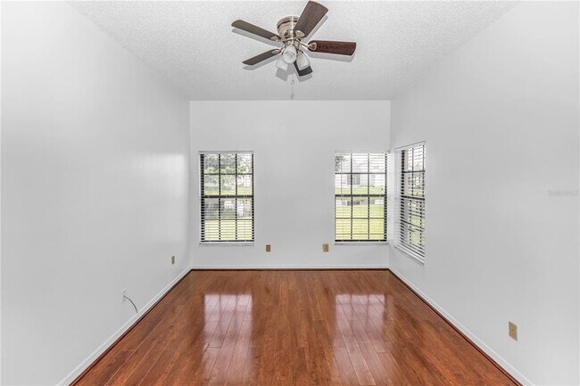 Building Photo - 5831 Plumtree Ct