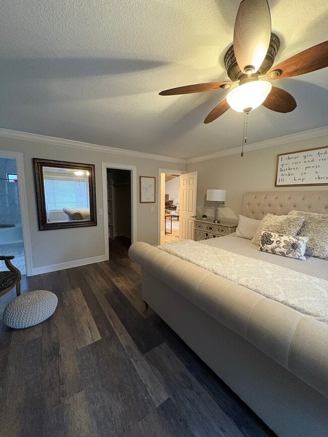 Building Photo - Gorgeous Furnished Country Club Rental
