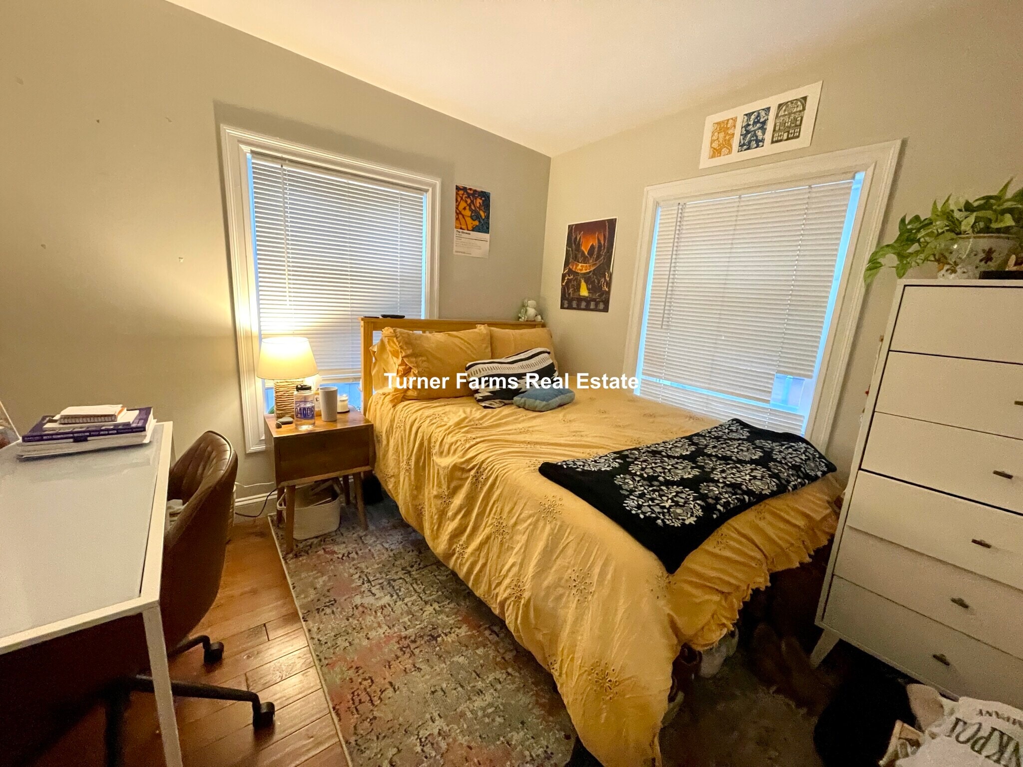 Building Photo - 724 Parker St