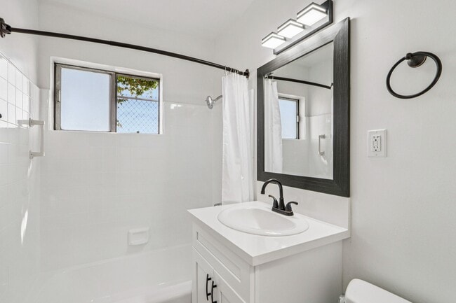 Floorplan - 15444-15454 Chatsworth St.