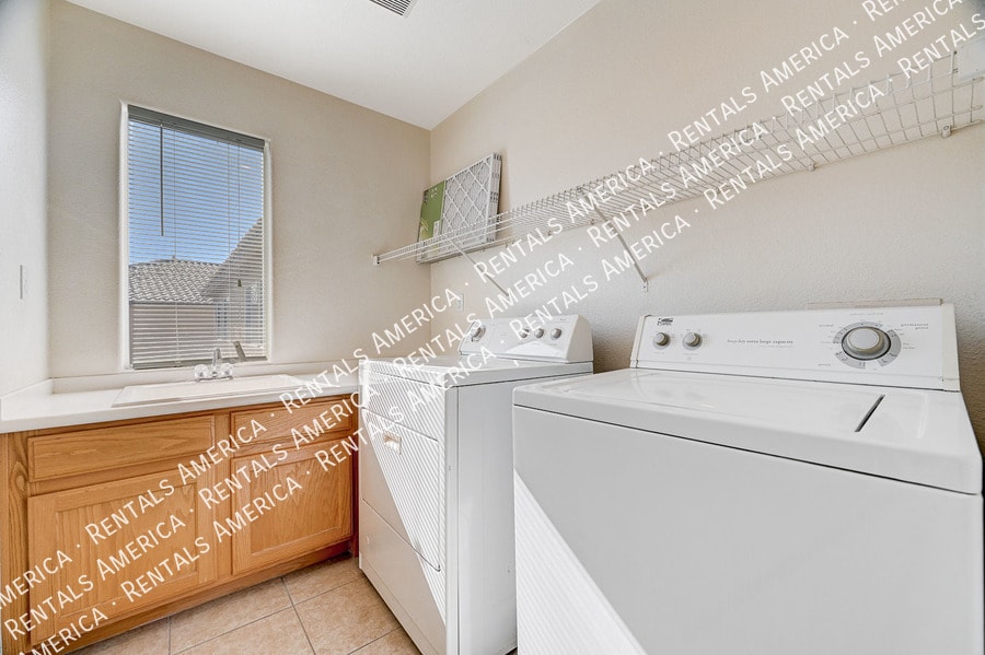 Building Photo - 3722 Tundra Swan St