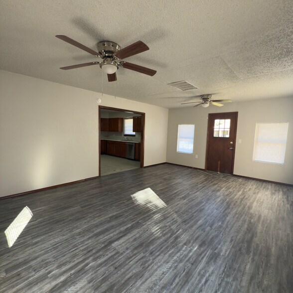 Building Photo - 100 Lochwood Cir