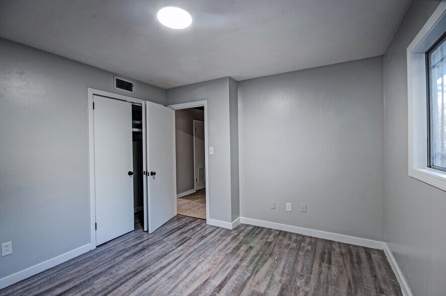 Building Photo - 351 Culley Dr