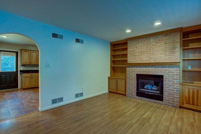 Building Photo - 2943 Weaver Rd