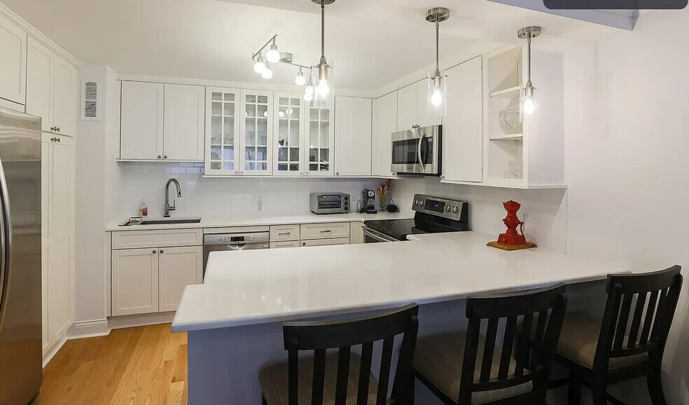 Building Photo - 1415 N Dearborn Pkwy