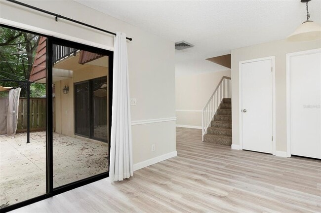 Building Photo - 2606 6th Ct