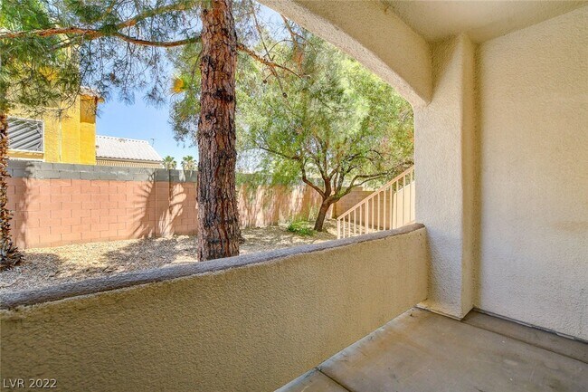Building Photo - 5650 E Sahara Ave