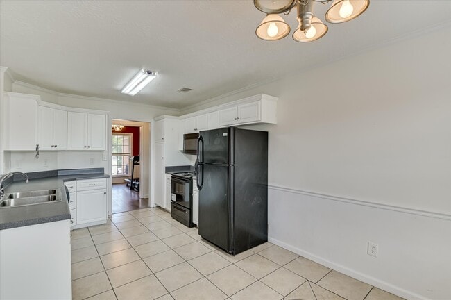 Building Photo - 1828 Heathers Way