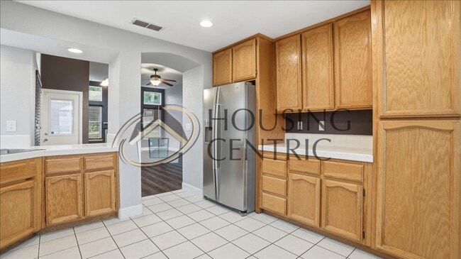 Building Photo - Stunning Single Story Fair Oaks Rental with Large Backyard in GREAT LOCATION!