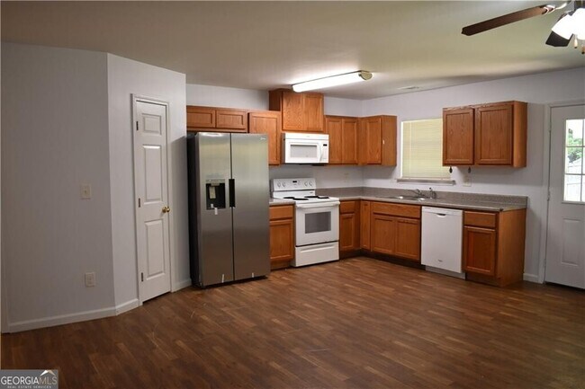Building Photo - 315 Village Chase