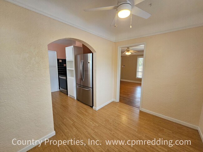 Building Photo - Charming Downtown House with Modern Amenit...