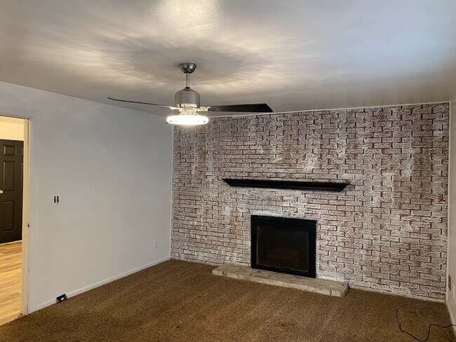 Building Photo - 2881 Benchwood Rd
