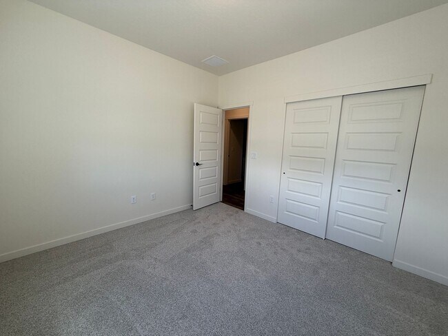 Building Photo - 3136 Platte River Dr
