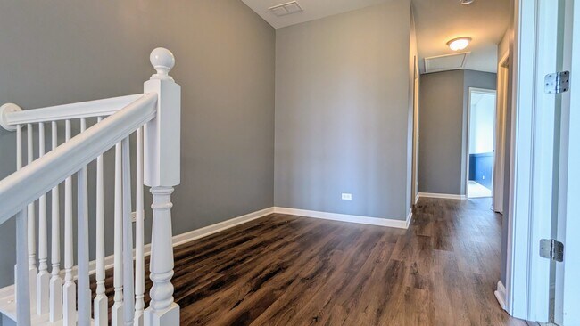 Building Photo - 284 Edmundton Cir