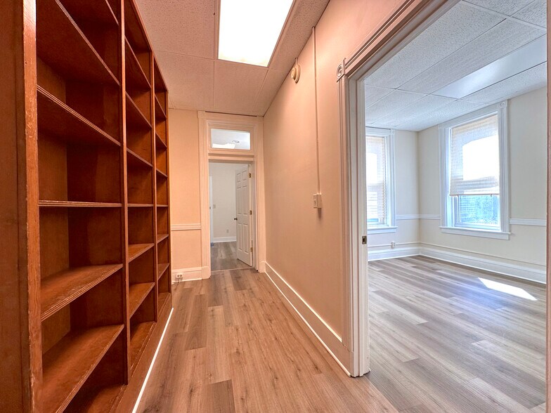 Building Photo - 152 Grand St