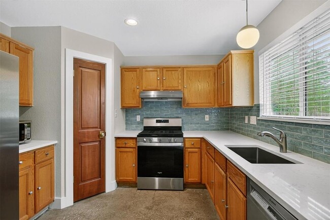 Building Photo - 1182 Waller St