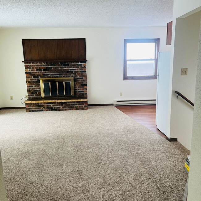 Building Photo - 723 S 25th St