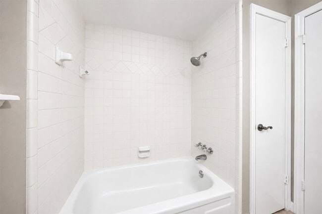 Building Photo - 15414 Ripplestream Dr