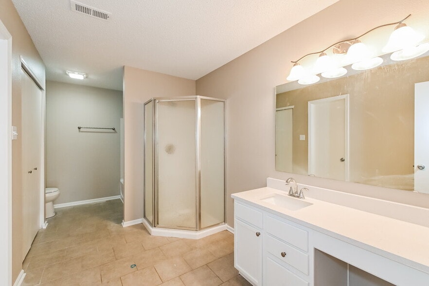 Building Photo - 8652 Orchard Grove Ln