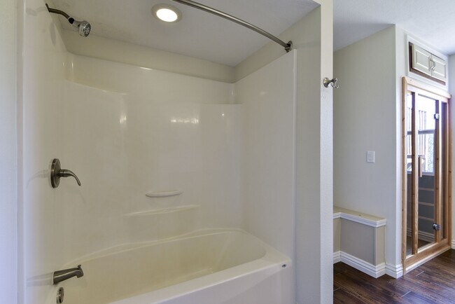 Building Photo - 1791 Fruit Farm Rd