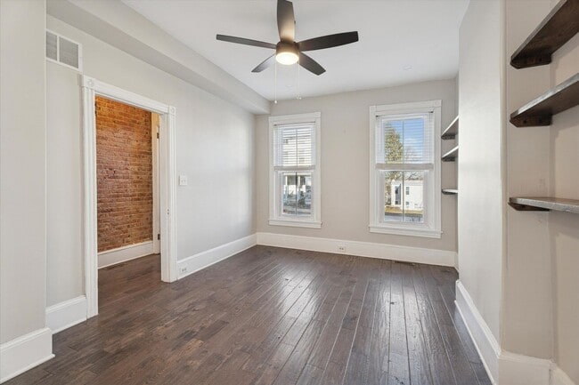 Building Photo - Stylish Phoenixville Rowhome with Exposed Brick, High Ceilings & Central Air