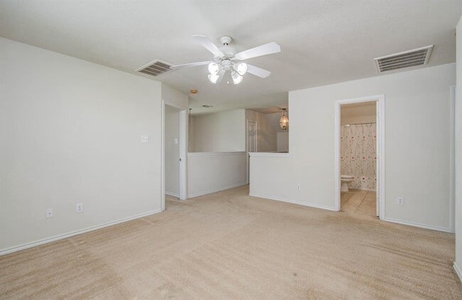 Building Photo - 12026 Parkers Hideaway Dr