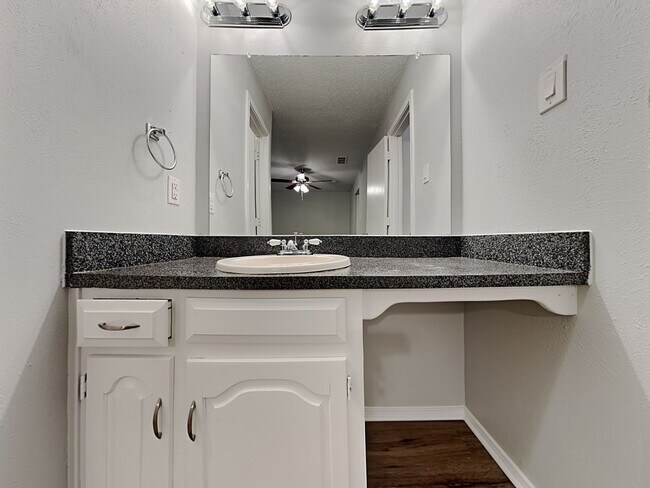 Building Photo - Coming Soon! 3 BR/2BA | Newly Renovated Single Family Home | Fenced backyard | In Mesquite