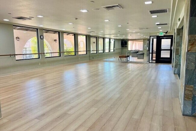 Building Photo - 9647 Spyglass Ave