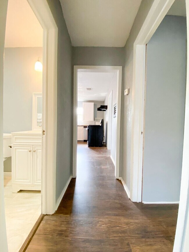 Building Photo - UNIVERSITY PARK