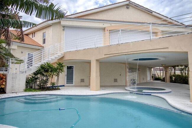 Building Photo - 131 Sands Pt Dr