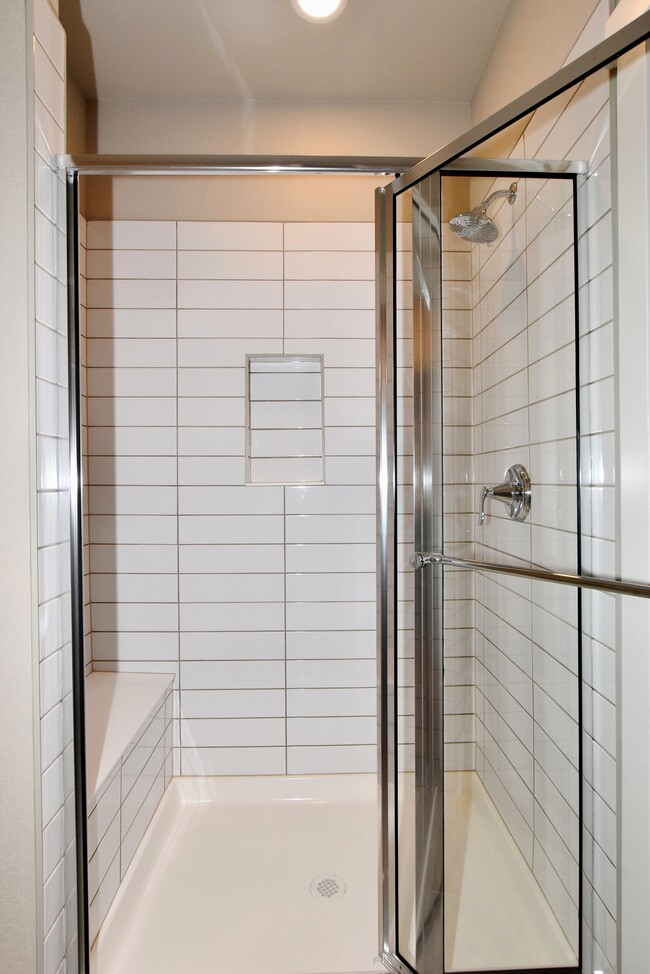 Full walk in shower in primary bathroom - 4115 N Park Dr