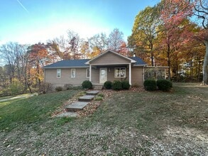 Building Photo - 4 Bedroom, 2 Bathroom House