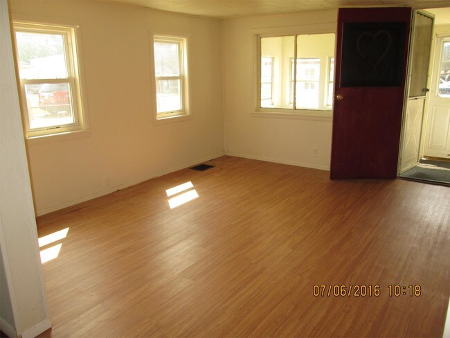 Building Photo - 209 Park Dr
