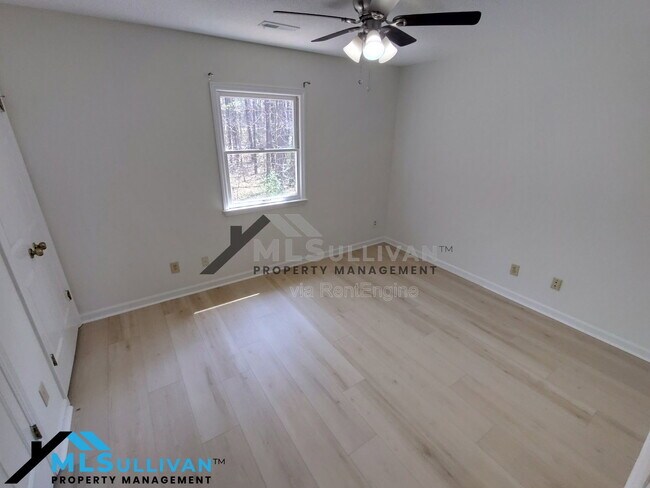 Building Photo - 2211 Peppertree St