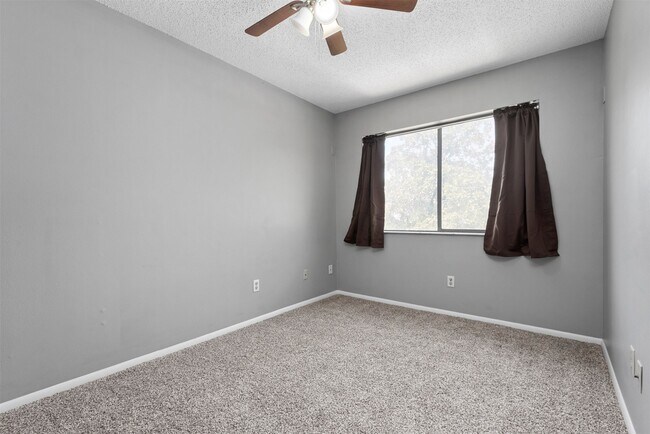 Building Photo - 10842 Ryan Trails Dr