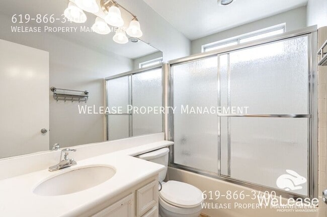 Building Photo - 1042 Plaza Narisco