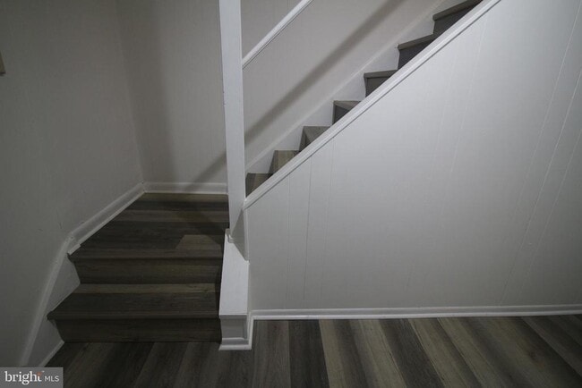 Building Photo - 7843 Briardale Terrace