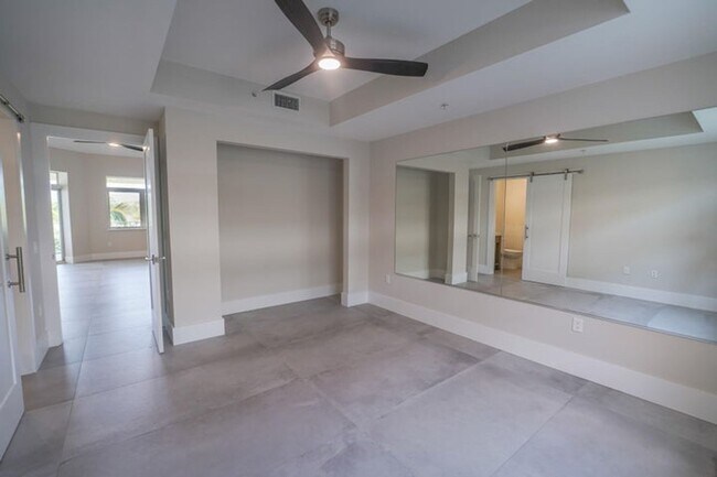 Building Photo - 309 E Ocean Ave