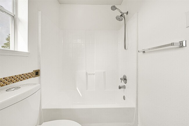 Building Photo - 3401 Pheasant Ln