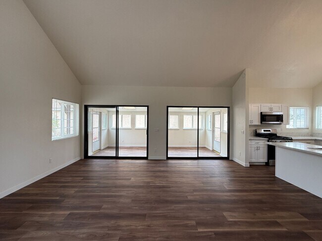 Building Photo - 1422 Eagle Ct