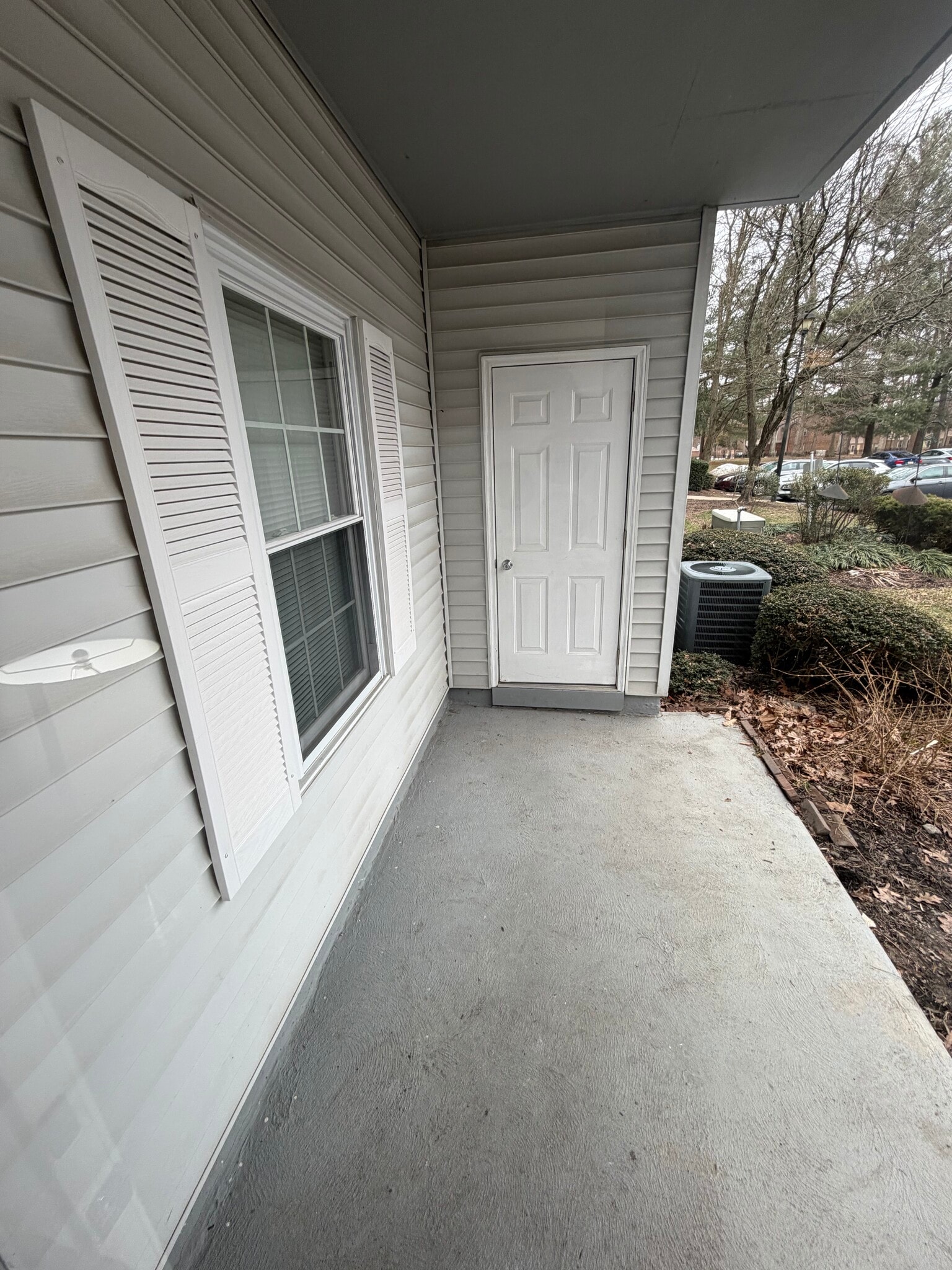 1st fl patio - 102 Stone Hurst Ct