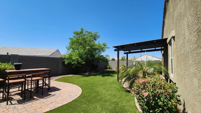 Building Photo - 42037 W Quinto Dr
