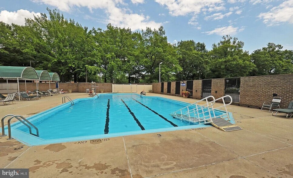 pool - 1301 Delaware Ave SW