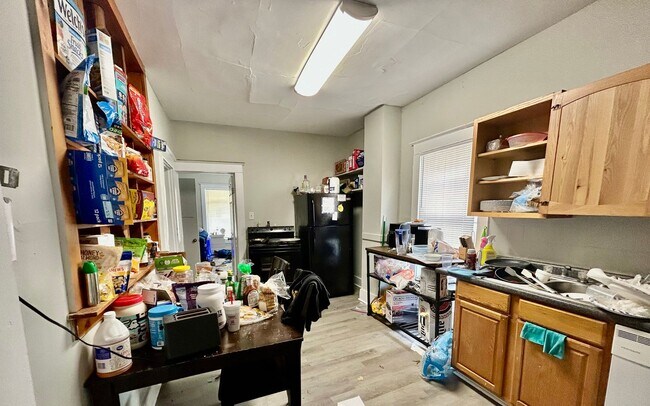 Building Photo - 5 Bedrooms for 2026-27 School Year