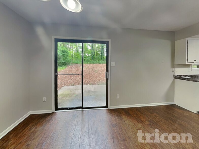 Building Photo - 209 Park Pl Dr