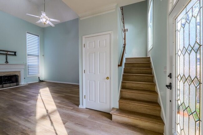 Building Photo - 3890 Cherry Ridge Walk