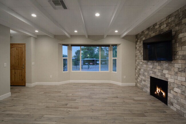 Building Photo - PRE-LEASE FOR AUGUST 2026 - Gorgeous home ...