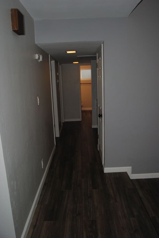 Building Photo - 2413 Sunrise Dr